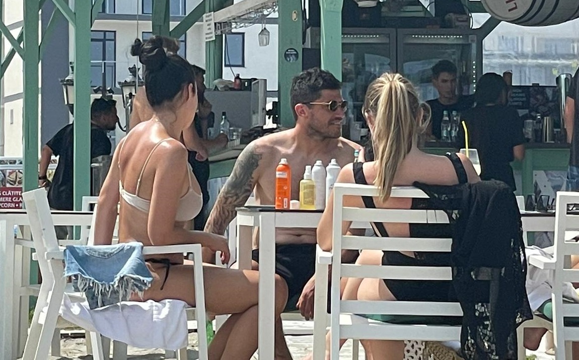 Așa arată iubita lui Cristi Tănase! Cum l-am surprins pe fostul star de la FCSB și cine a fost alături de cei doi | GALERIE FOTO