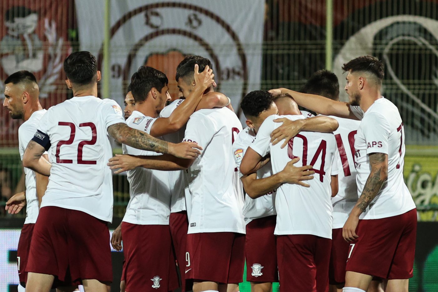 EDITORIAL VICTOR VRÎNCEANU | Să vă fie frică, Rapid se ridică! Urmează cinci etape de foc. Vor arăta giuleștenii că sunt o forță sau se vor agăța de statutul de nou-promovată?