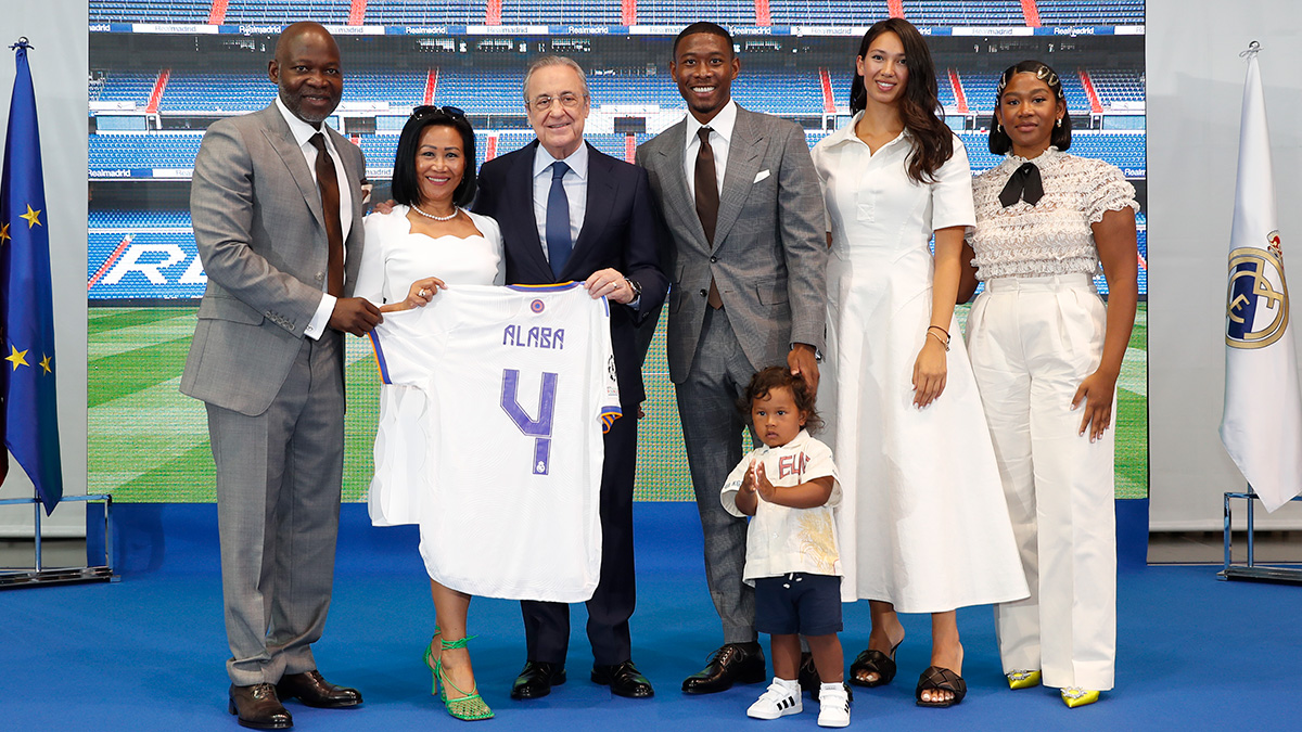 David Alaba, prezentat ca o mare vedetă de Real Madrid! A preluat tricoul legendarului Sergio Ramos: „Mi-ar fi plăcut să joc alături de el!” | FOTO&VIDEO