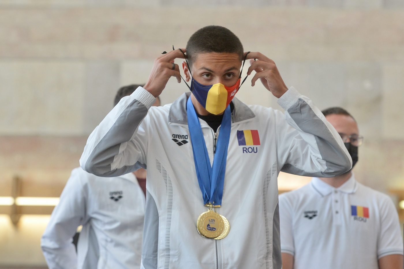 Fanii au devenit furioși pe conducerea Stelei după ce înotătorul David Popovici a semnat cu rivalii! „Ce putea Dinamo să ofere? Ce face domnul comandant?” + Explicația din culise a transferului