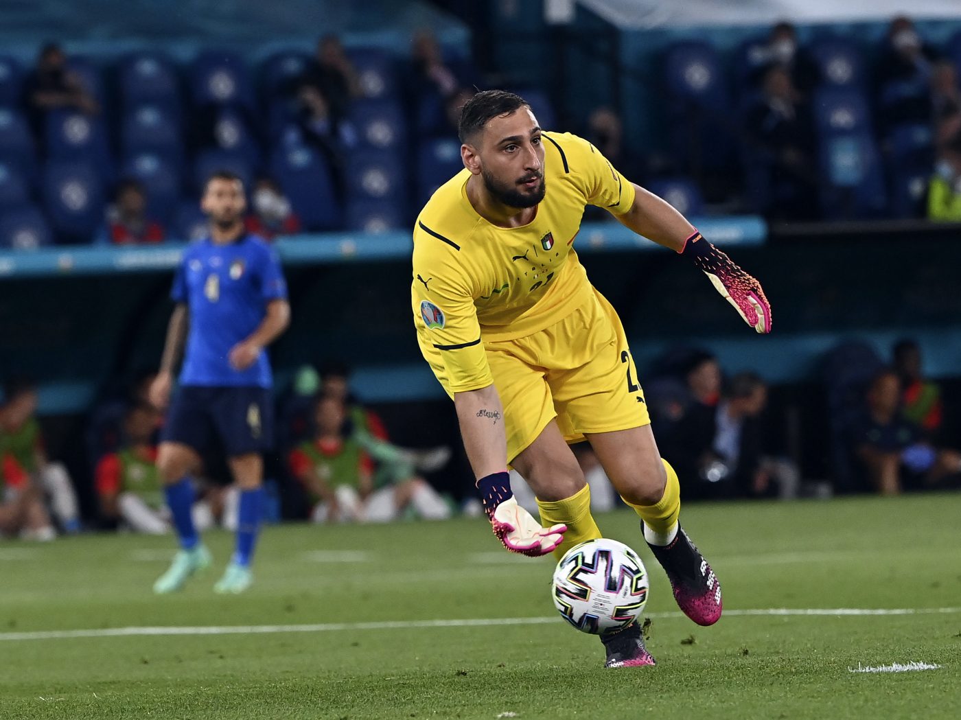 Gianluigi Donnarumma, umilit de un fan al Italiei după ce a ales să plece la PSG | FOTO