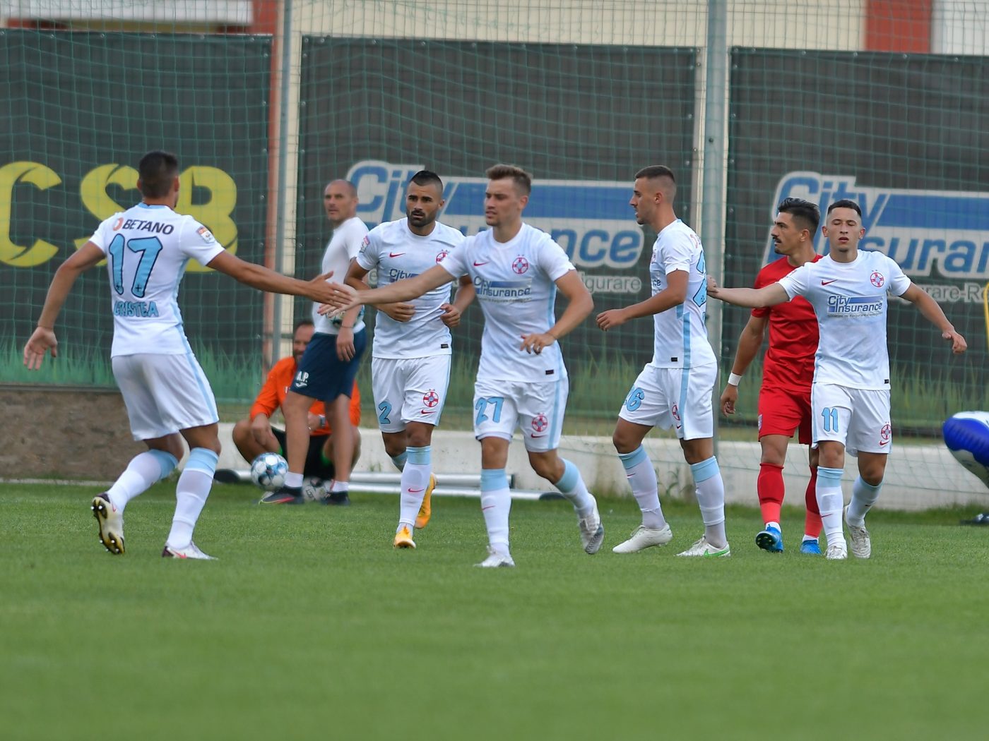 Situație incredibilă la FCSB înainte de sezonul 2021-2022! Gigi Becali l-a lăsat pe Dinu Todoran fără jucători: mai are 19 jucători de câmp în lot | SPECIAL