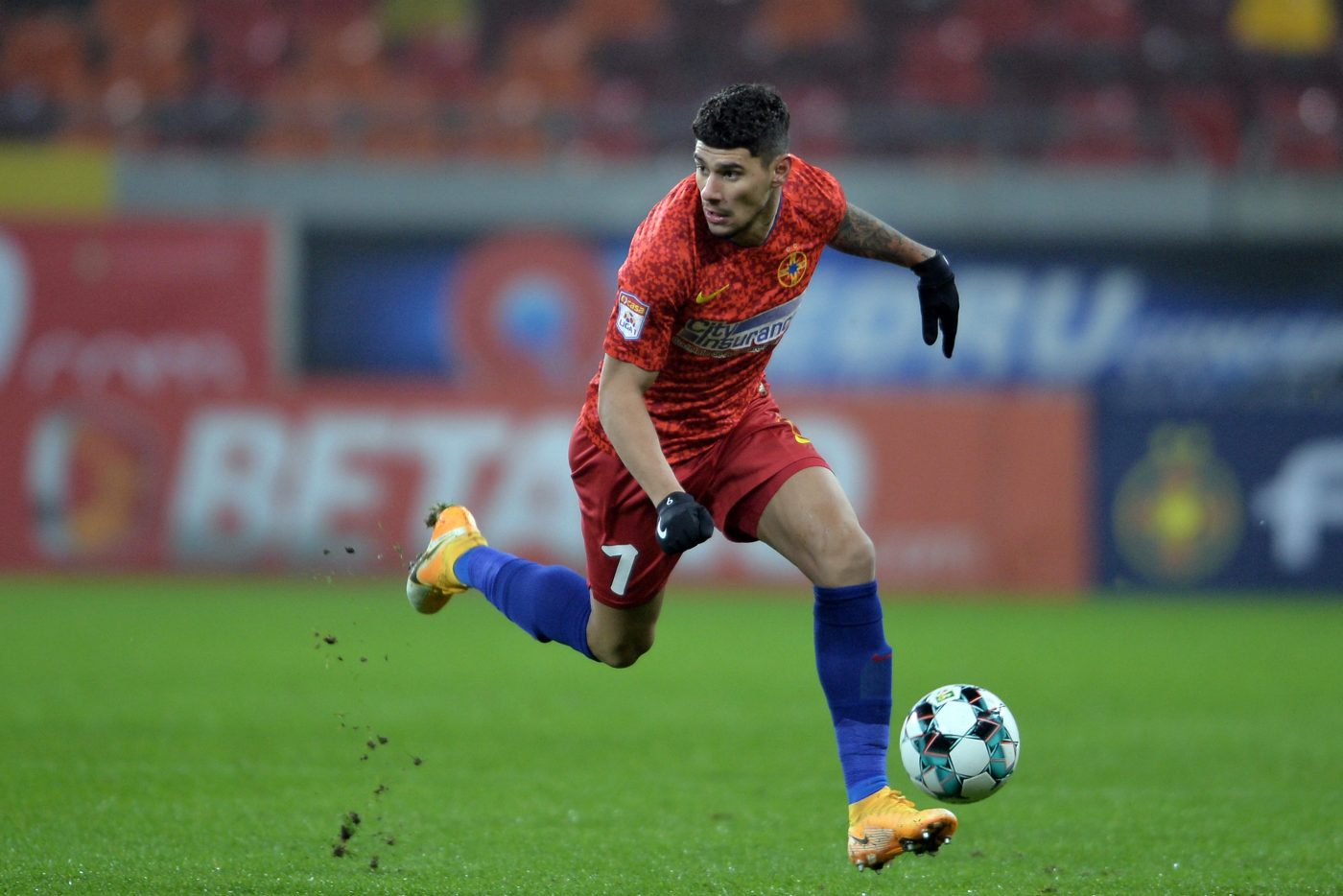Florinel Coman s-a operat la Londra! Când va reveni jucătorul de la FCSB în lotul lui Edi Iordănescu | EXCLUSIV