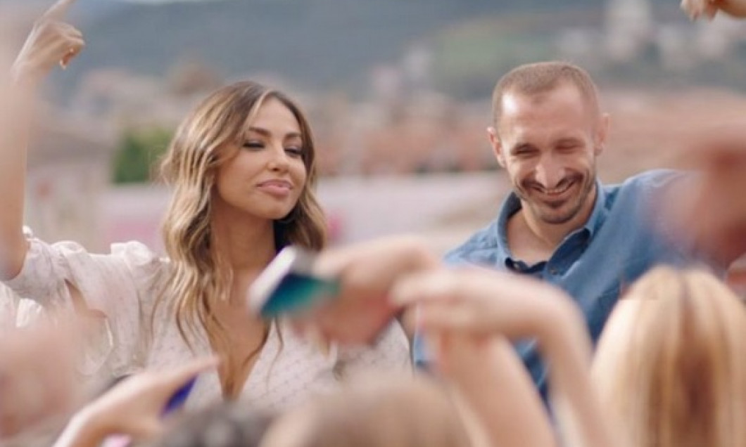 Mădălina Ghenea a făcut senzație în Italia! Mesaj special pentru starul Giorgio Chiellini: „Mândră să fi lucrat cu tine!” | VIDEO