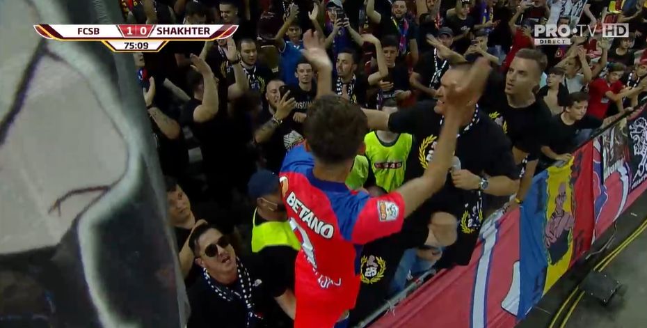Octavian Popescu, lider de galerie la meciul FCSB-ului! Noul star al lui Gigi Becali a făcut senzație pe Arena Națională | FOTO