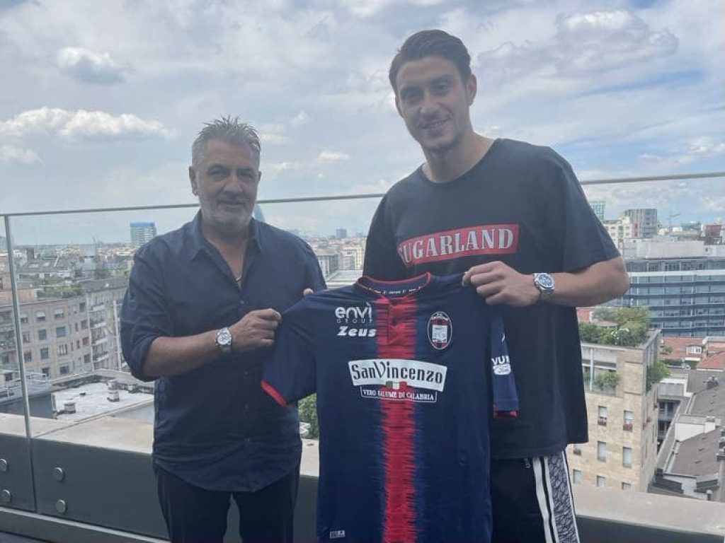 ProSport, confirmat! Ionuț Nedelcearu a plecat de la AEK Atena și va juca la Crotone | FOTO