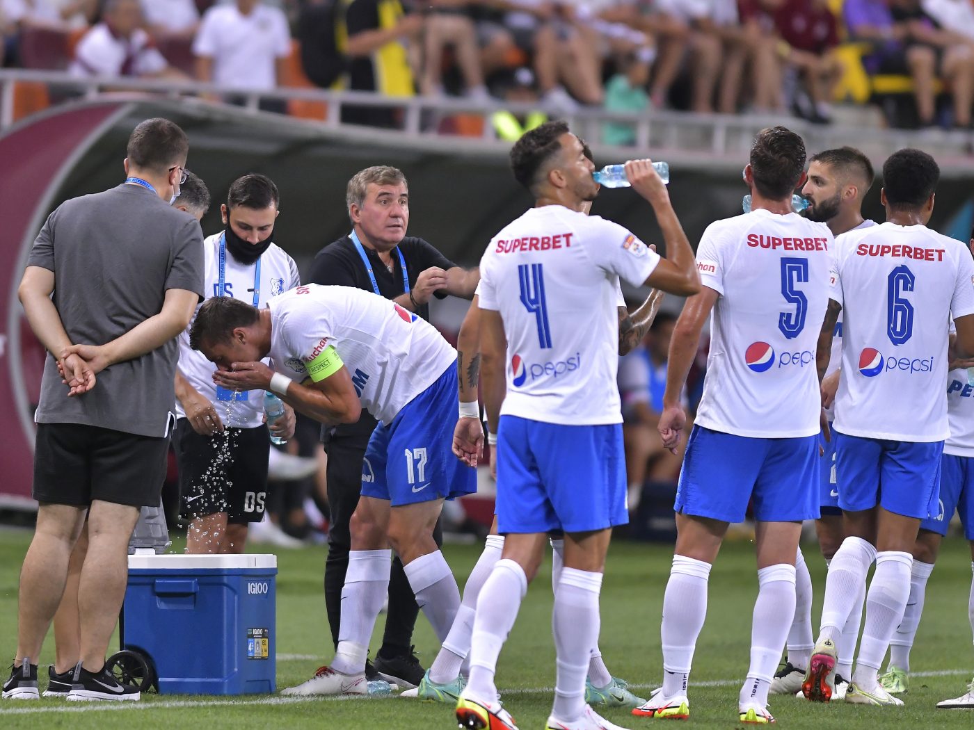 Farul Constanța, amendă usturătoare după scandările xenofobe de la meciul cu Sepsi Sfântu Gheorghe! Gheorghe Hagi, suspendat