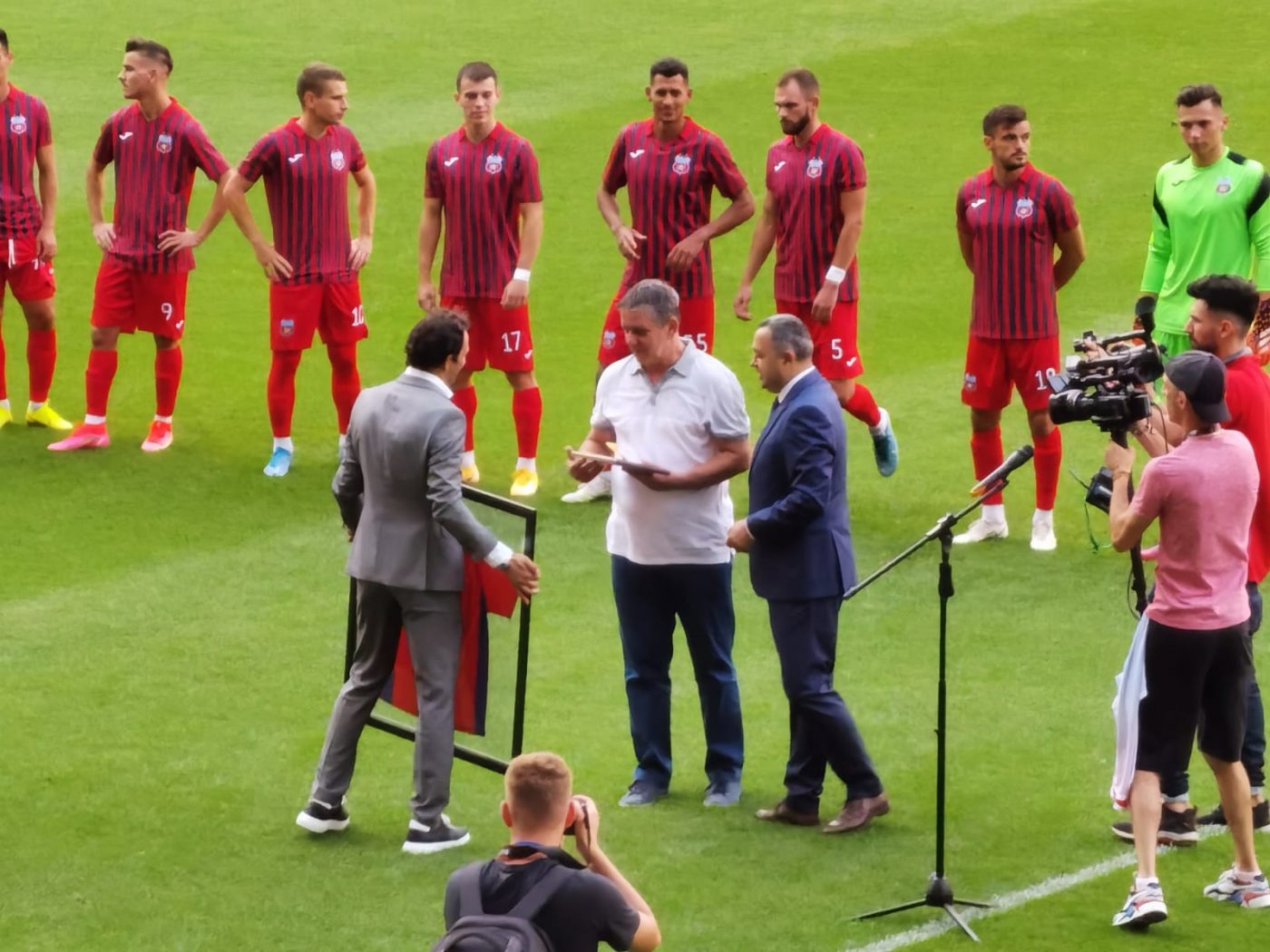 Miodrag Belodedici și Ladislau Boloni, împotriva retragerii tricoului cu numărul 7 de la Steaua: „Pot să fiu sincer? Nu îmi place deloc ideea!”. Fascinați de noul stadion din Ghencea