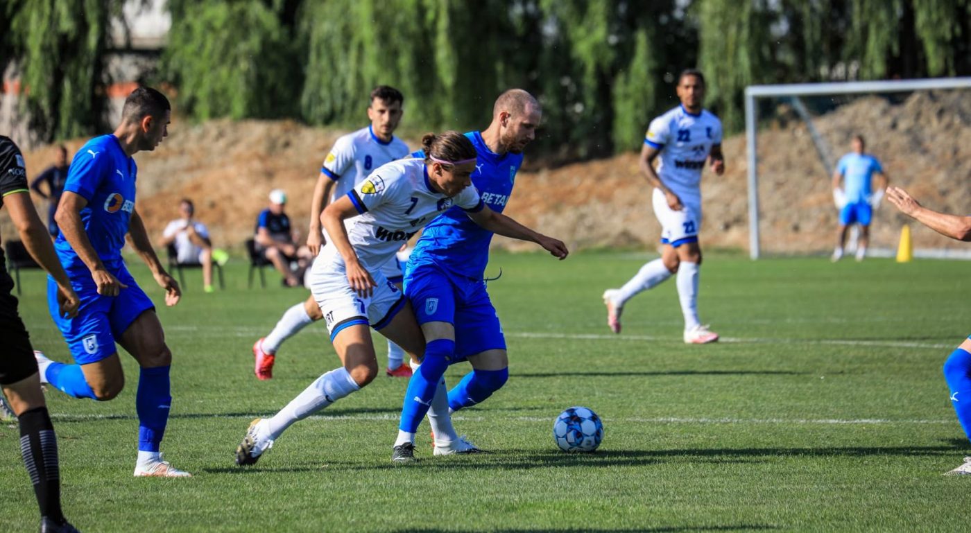 Universitatea Craiova a surclasat Pandurii într-un amical jucat în Bănie! Markovic a reuşit un hattrick + Valerică Găman, arbitrat de fratele său