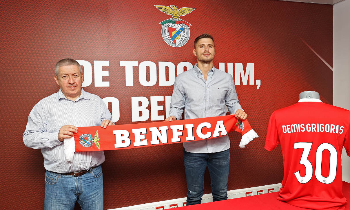 Demis Grigoraș, unul dintre liderii naționalei, a semnat cu Benfica Lisabona! Românul devine coleg cu un handbalist uriaș la nivel mondial