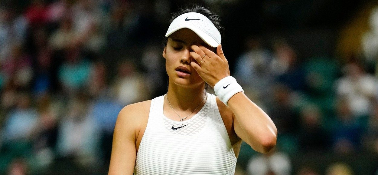 Emma Răducanu a oferit primele explicații după retragerea bizară de la Wimbledon: „Mă simțeam amețită!” Cine a sfătuit-o să nu continue meciul