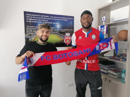 Fotbalist de la FC Botoșani, cu droguri pe aeroport? Ar fi fost prins după un control cu raze X
