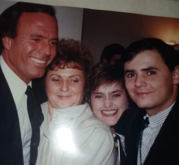 Julio Iglesias este fan declarat al Nadiei Comăneci. „Ne-am întâlnit la Paris” | EXCLUSIV