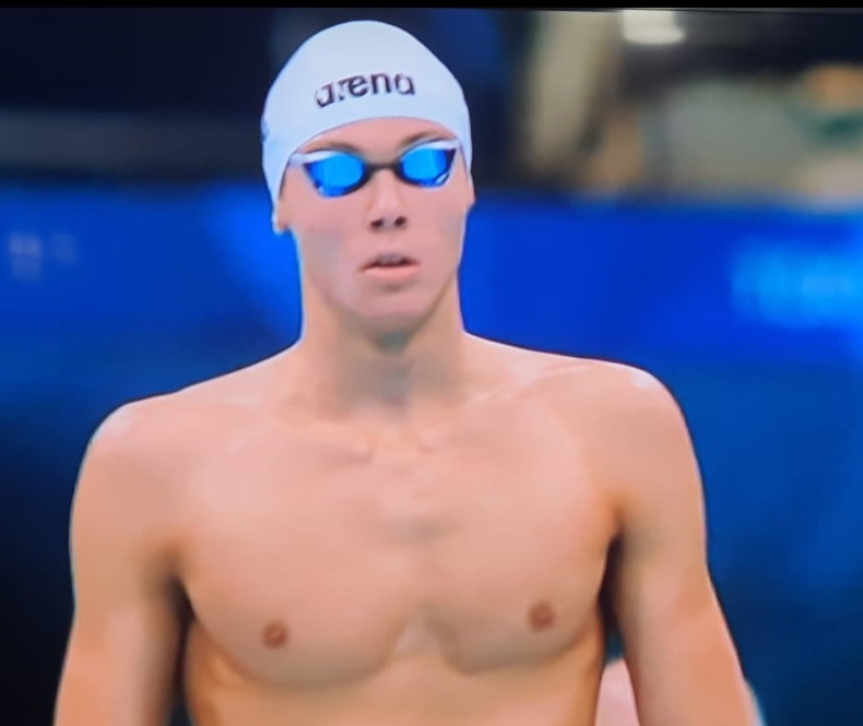 David Popovici s-a calificat în finală la 100 metri liber! A scos al cincilea timp din semifinale