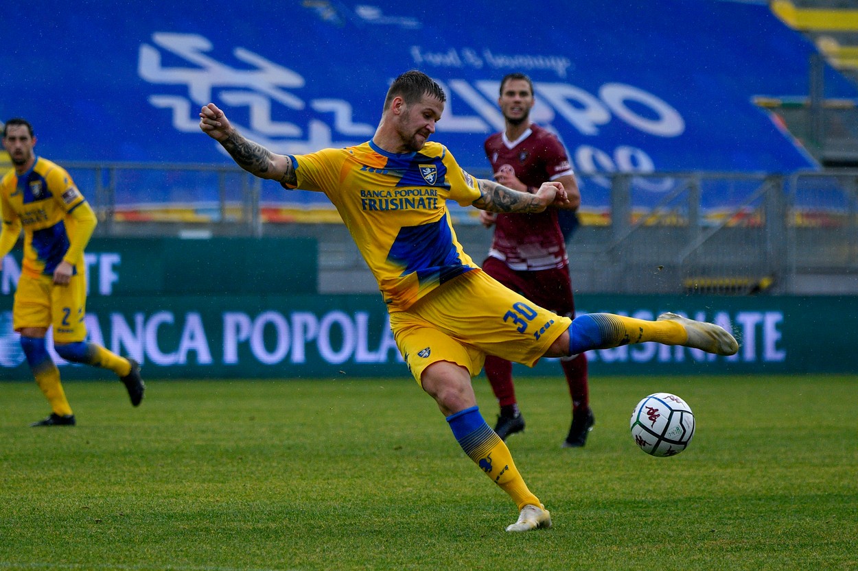 Marius Șumudică aduce un „gigant” la CFR Cluj! Atacantul poreclit „Lunetistul” s-ar fi înțeles cu formația ardeleană