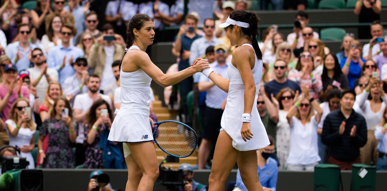 Emma Răducanu, gest care arată că are un caracter frumos! Ce spune despre Sorana Cîrstea după ce a învins-o la Wimbledon: „O respect foarte mult!”