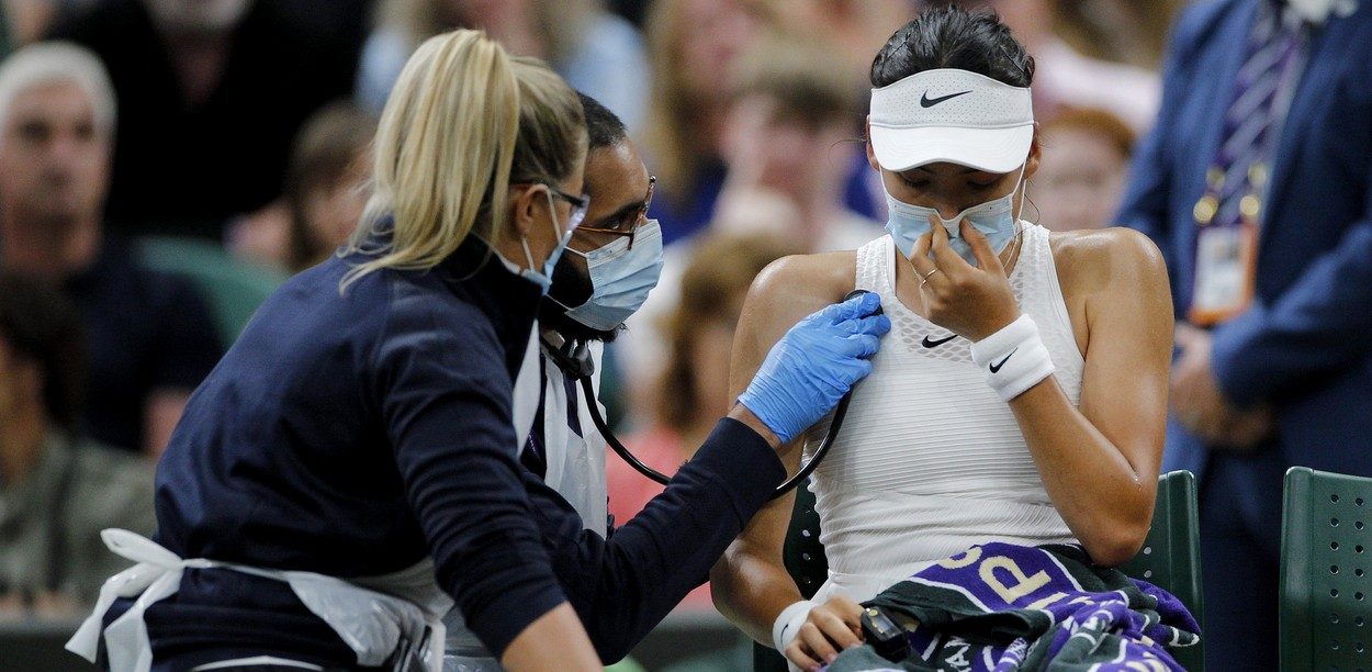 Aventura Emmei Răducanu la Wimbledon s-a încheiat trist! Ce a pățit britanica de origine română + cum arată tabloul sferturilor