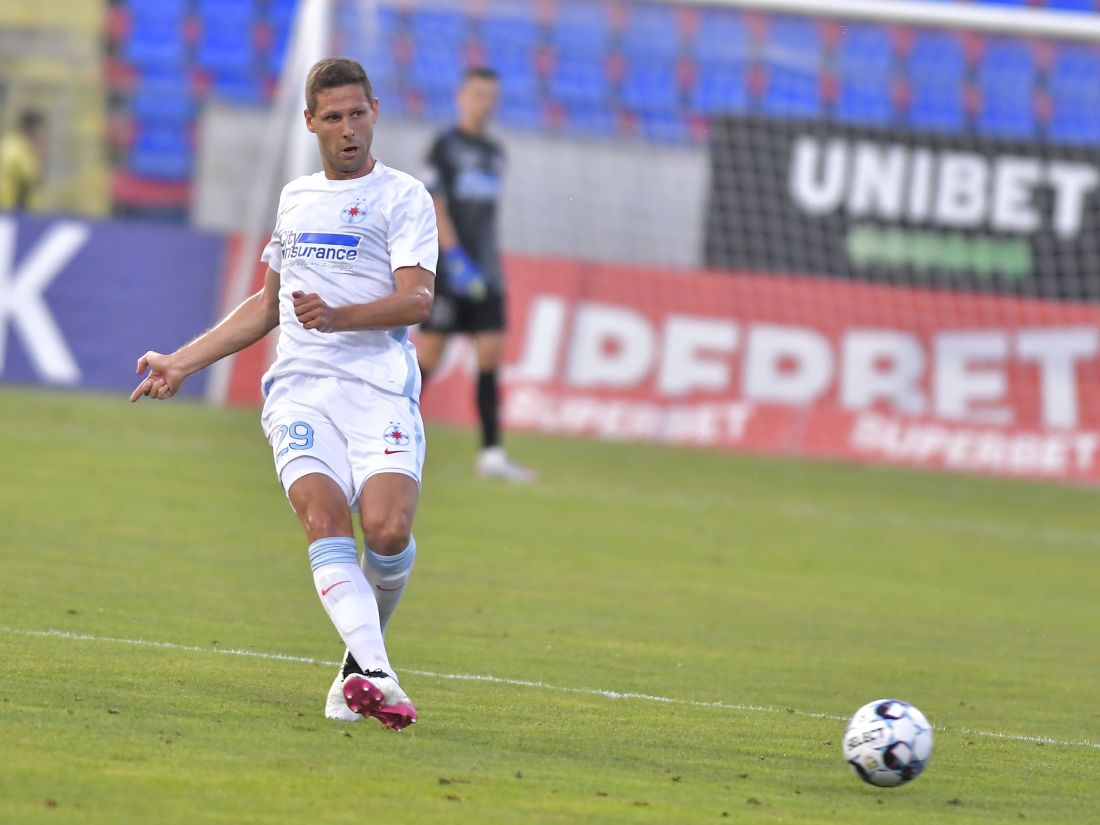 Stipe Vucur, persiflat după schimbarea la pauza meciului FC Botoșani – FCSB: „Poate s-a accidentat în drum spre vestiar”