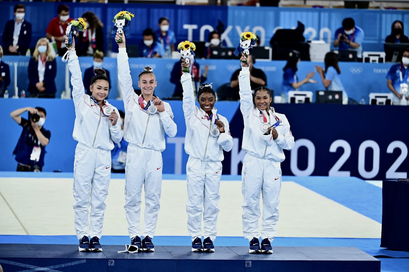 Statele Unite au pierdut titlul olimpic la gimnastică feminină! Rusia a luat tot la echipe