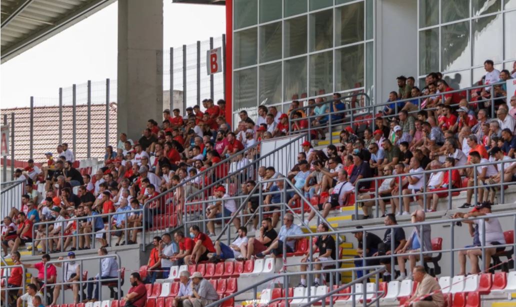 UTA își testează ieftin suporterii la revenirea pe stadion, abonații au prioritate la intrarea pe noul „Francisc Neuman”