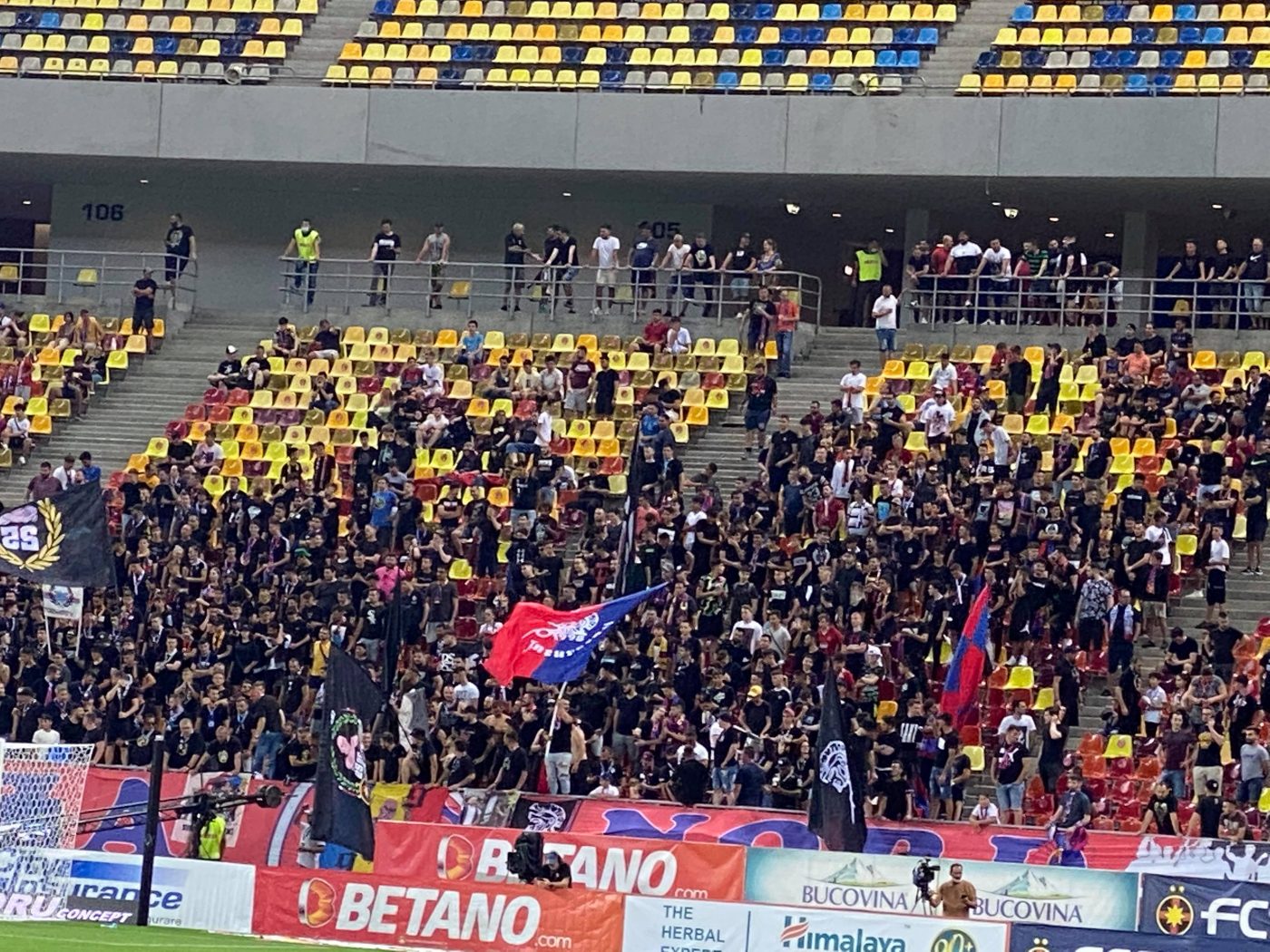 „Steaua suntem noi!” Câți fani au venit să o susțină pe FCSB la meciul cu Shakhtar Karagandy, din Conference League | GALERIE FOTO