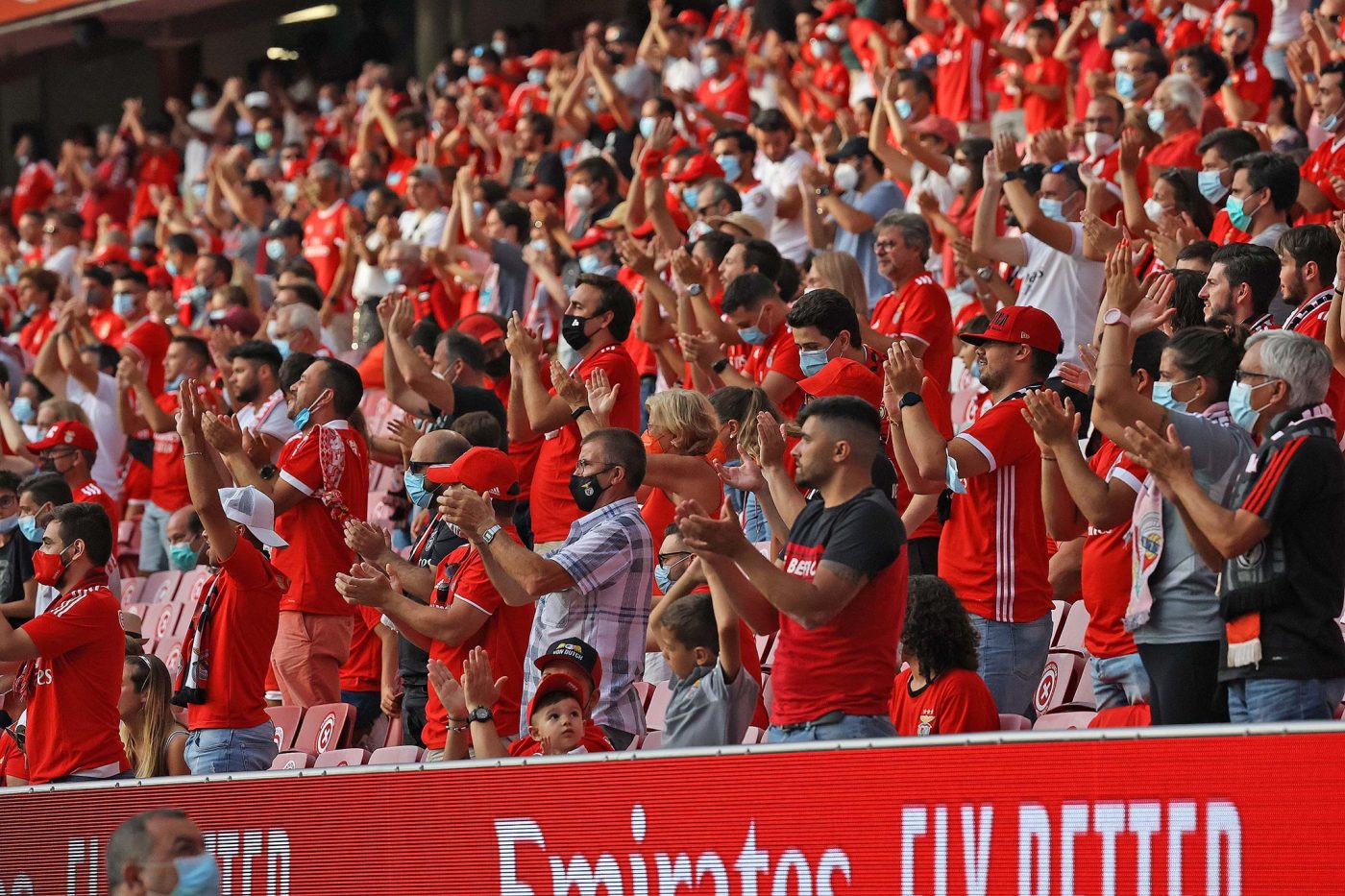 Mesajul lui Vlad Chiricheș pentru fotbalistul român ajuns la Benfica Lisabona: „Să facă totul cu pasiune!”