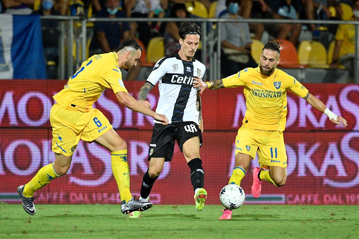 Ce scriu italienii după golul reușit de Dennis Man în Serie B. „A arătat că n-are ce căuta în liga a doua!” Nota primită de fotbalistul român