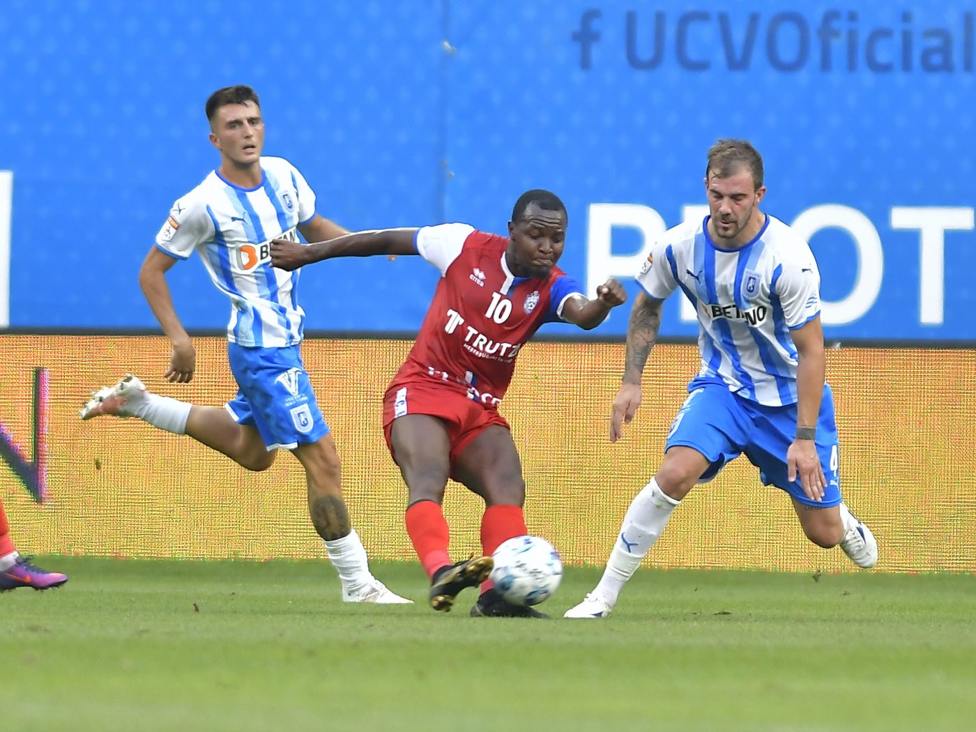 FCSB ar putea da lovitura dacă-l transferă pe Hervin Ongenda. „La noi e printre cei mai buni!”