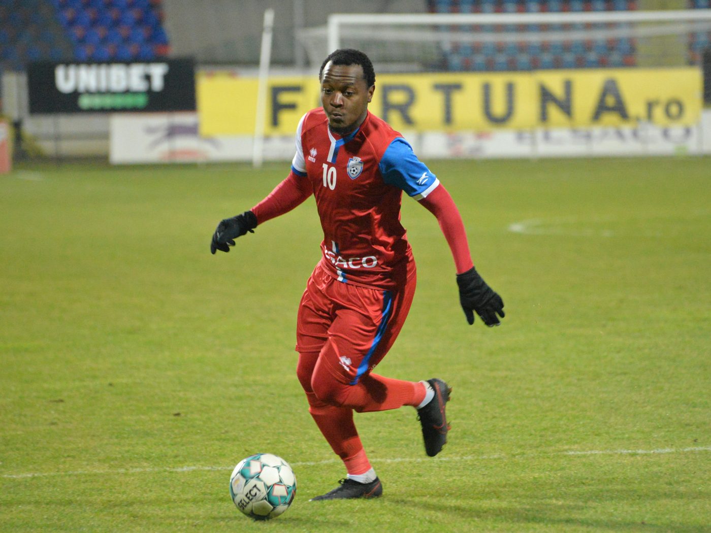Dosarele X la FC Botoșani! Valeriu Iftime nu-l mai găsește pe Hervin Ongenda, cu care s-a înțeles pentru transfer: „De două zile nu mai dăm de el! E tare, nu?!” | EXCLUSIV