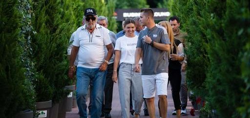 Simona Halep, apariție spectaculoasă alături de Ion Țiriac la turneul WTA de la Cluj! Sportiva a petrecut momente de neprețuit alături de mentorul ei | GALERIE FOTO