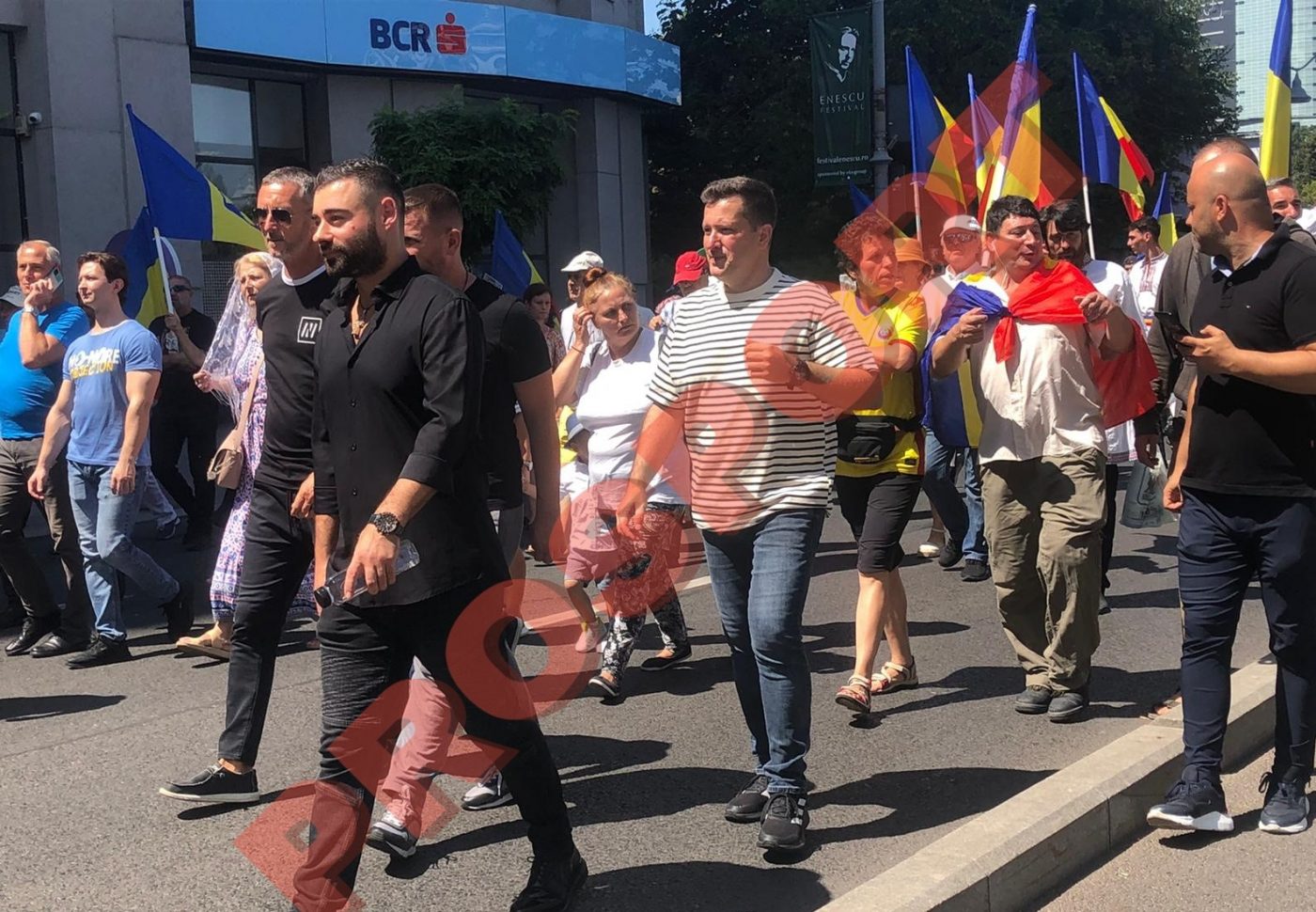Meme Stoica și-a luat gândul de la fotbal pentru câteva ore și a mers la protestul organizat de Gigi Becali! Cum a fost surprins Alexandru Tudor | VIDEO & FOTO EXCLUSIV