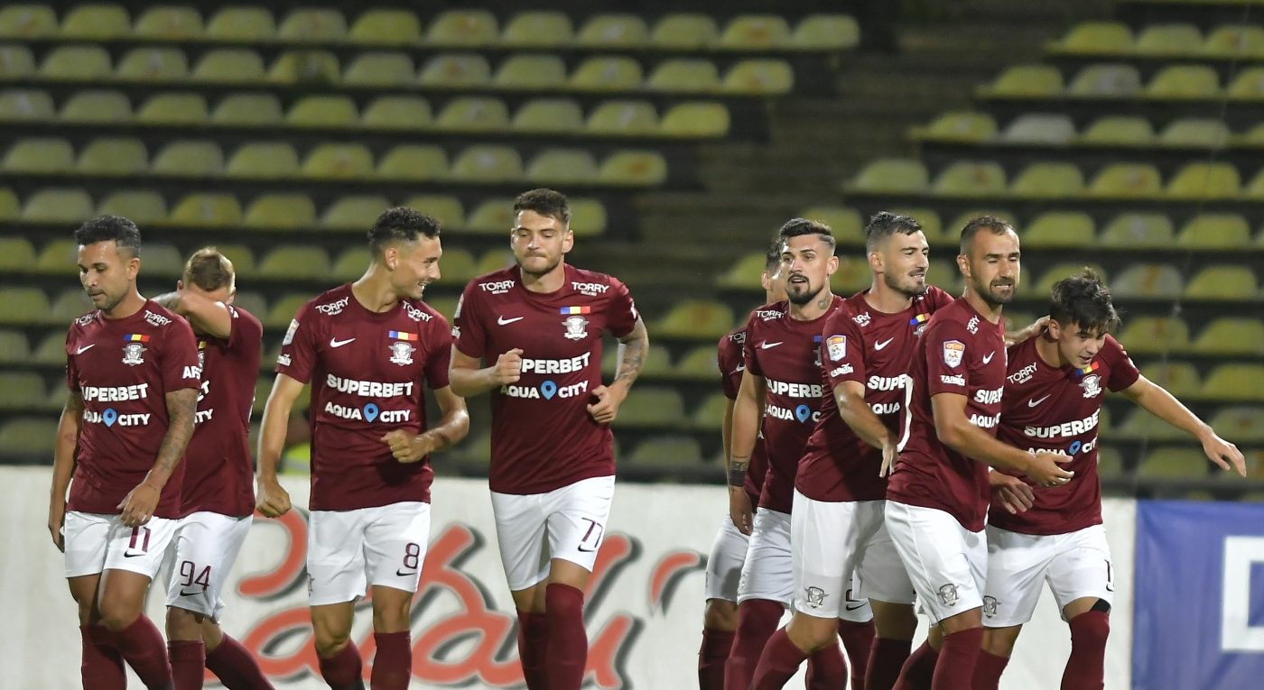 Marius Șumudică, dat pe spate de un jucător al Rapidului: „Parcă îi ținea cineva cu zgârciul! A trecut ca prin brânză!”