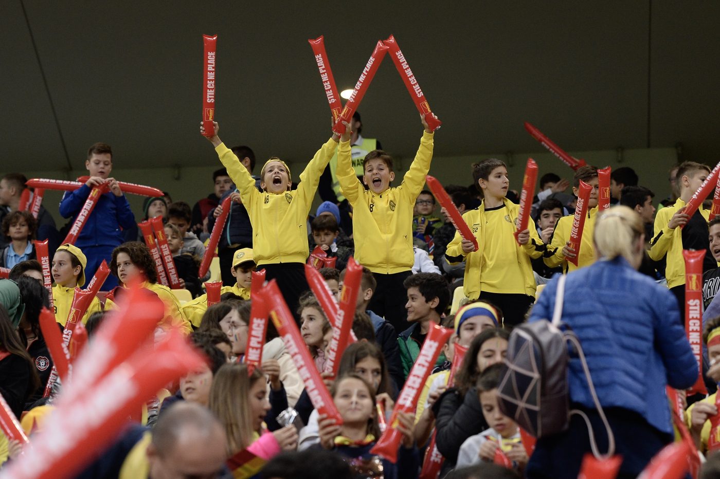 Lecție pentru cei mari! Câți copii vor fi în tribune la România – Andorra, meciul naționalei unde doar spectatorii sub 14 ani ani sunt admiși de UEFA | EXCLUSIV