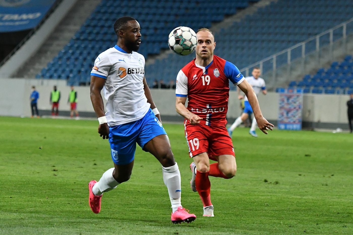 Universitatea Craiova îl cedează pe Reagy Ofosu la Bursaspor. Cum se pregătesc oltenii pentru revenirea lui Alex Mitriță