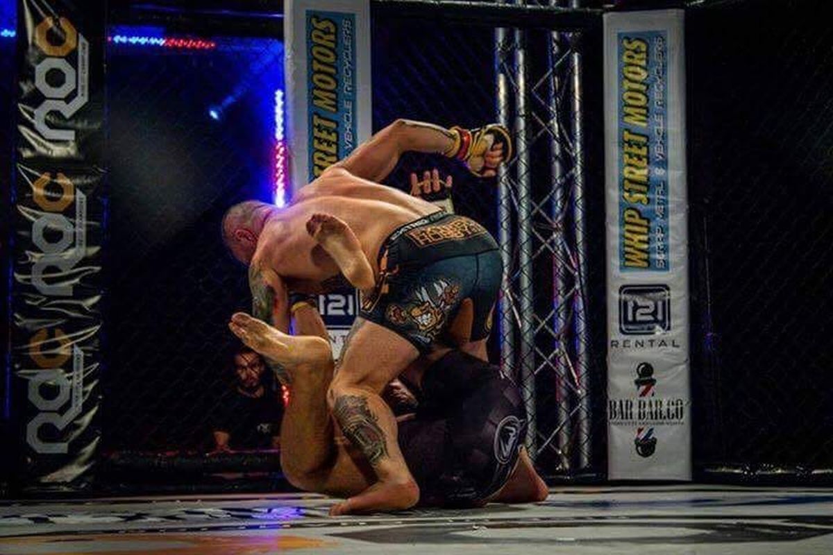 Incredibila poveste de viață a lui Alin Chirilă! Românul ajuns campion european MMA, în Marea Britanie: „Am plecat de acasă gonit de tată. Aveam 17 ani, 70 de lei în buzunar și am dormit pe bănci, în parcuri”