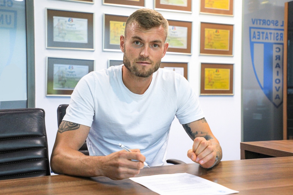 Transferul lui Alexandru Creţu, anunţat oficial de Universitatea Craiova. Ce salariu va primi şi ce număr va purta