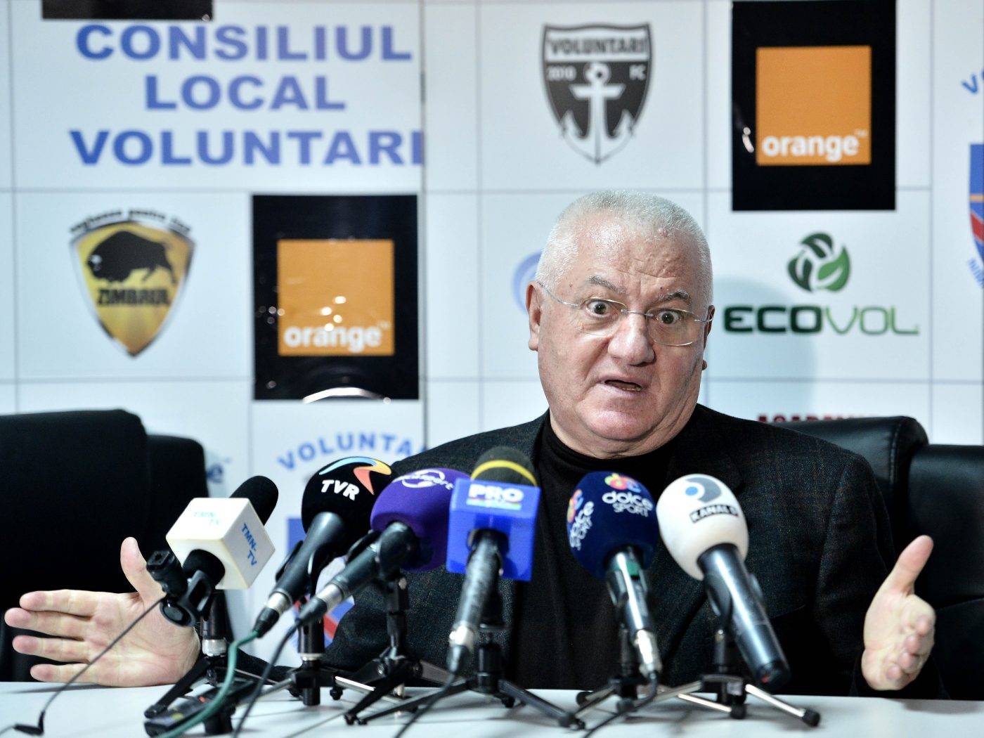 Dumitru Dragomir îl apără pe Marius Șumudică după înfrângerea lui CFR Cluj cu Steaua Roșie: „Dacă l-au adus să îl sacrifice, îi vor da un picior în fund, pe urmă îl vor regreta!”