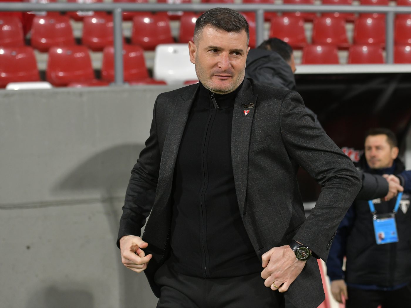 Laszlo Balint își ține jucătorii cu picioarele pe pământ după ce UTA a urcat pe podium: „Nu trebuie să ne lăsăm cuprinși de euforia acestui loc temporar!”
