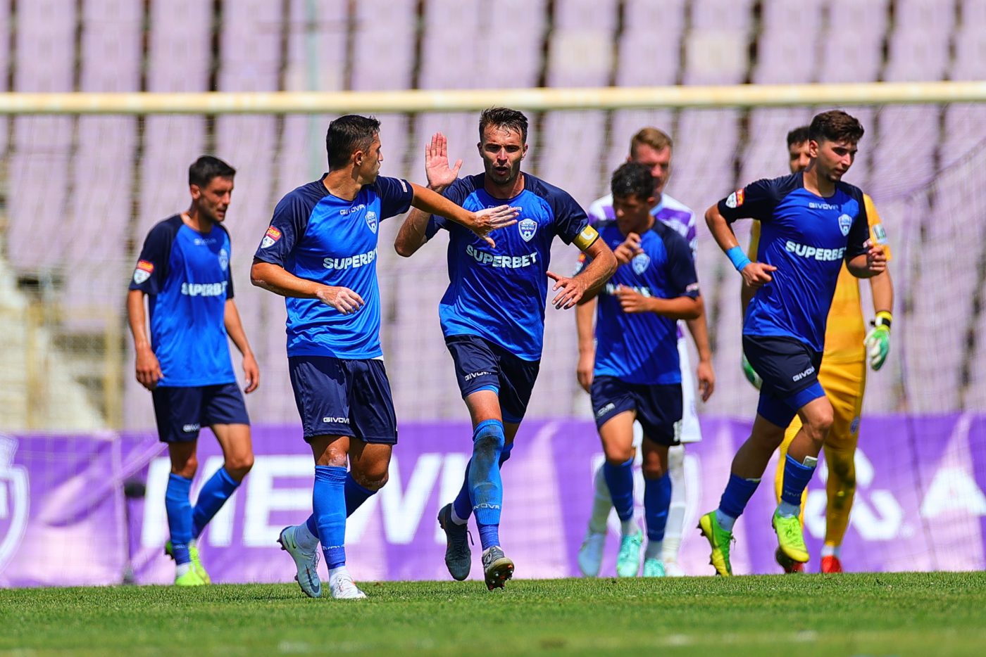 Masacru în Liga 2! Viitorul ”satelit” al FCSB, măcelărit de FC Buzău. Toți fotbaliștii utilizați în primele patru etape au fost dați afară și în Crâng au evoluat doar juniori. Afirmațiile surprinzătoare ale antrenorului