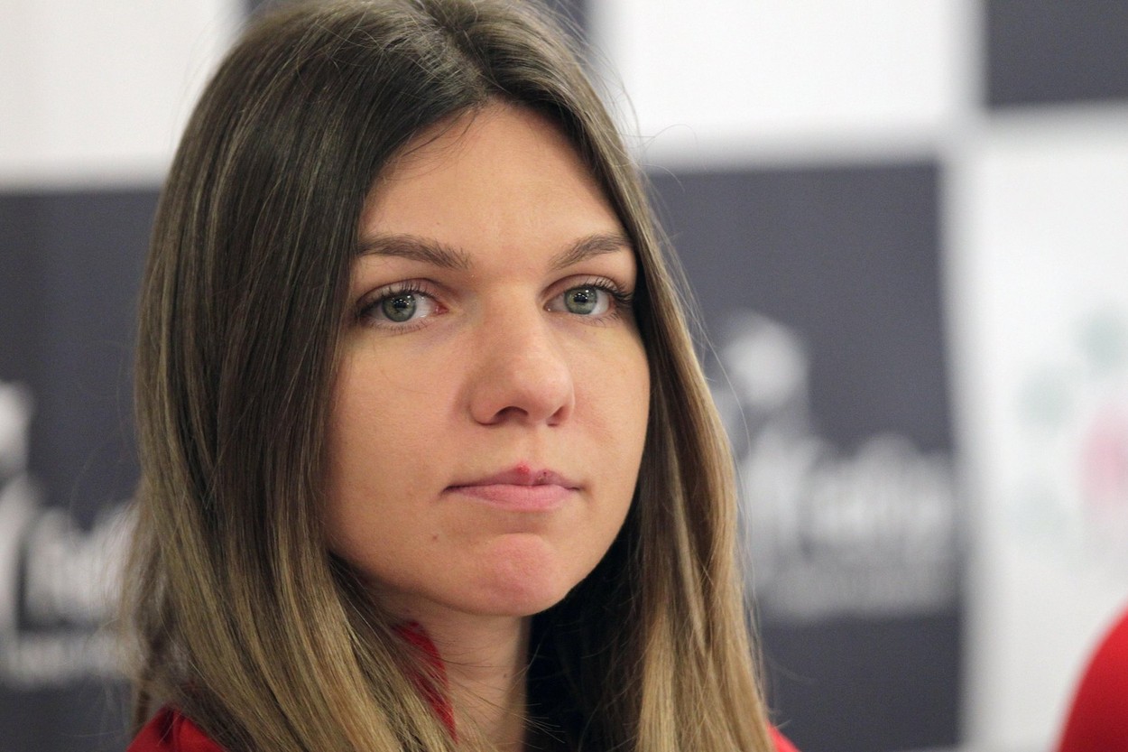 Simona Halep s-a delimitat de echipa de Fed Cup a României! Ce a făcut „Simo” în timpul umilinței din Polonia | FOTO & VIDEO