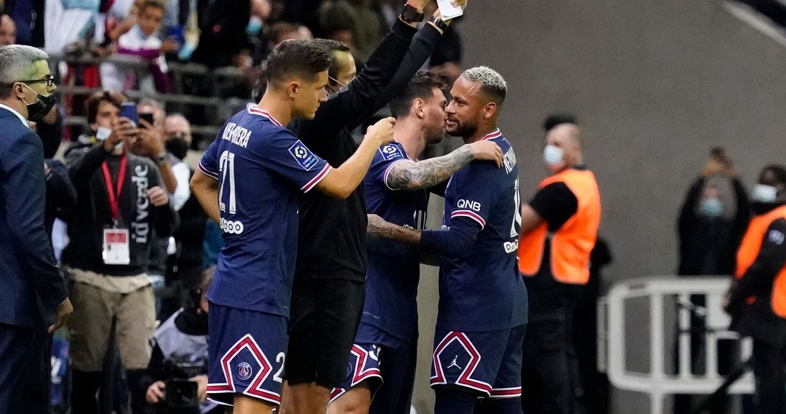 Moment istoric: Lionel Messi a debutat în tricoul lui PSG! Argentinianul i-a luat locul în teren prietenului Neymar Jr. | FOTO