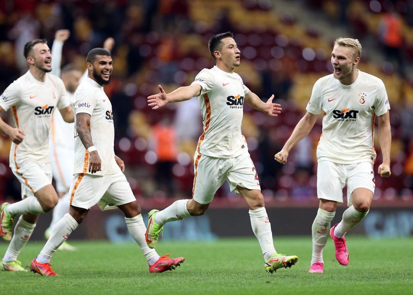 Supergol marcat de Olimpiu Moruţan pentru Galatasaray, din pasa pasa lui Alexandru Cicâldău | VIDEO