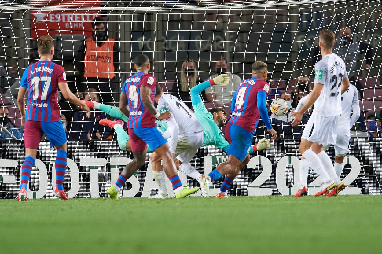 Barcelona – Granada 1-1. Catalanii au fost aproape de o mare rușine, dar Koeman a fost salvat în minutul 90 de noua „perlă”
