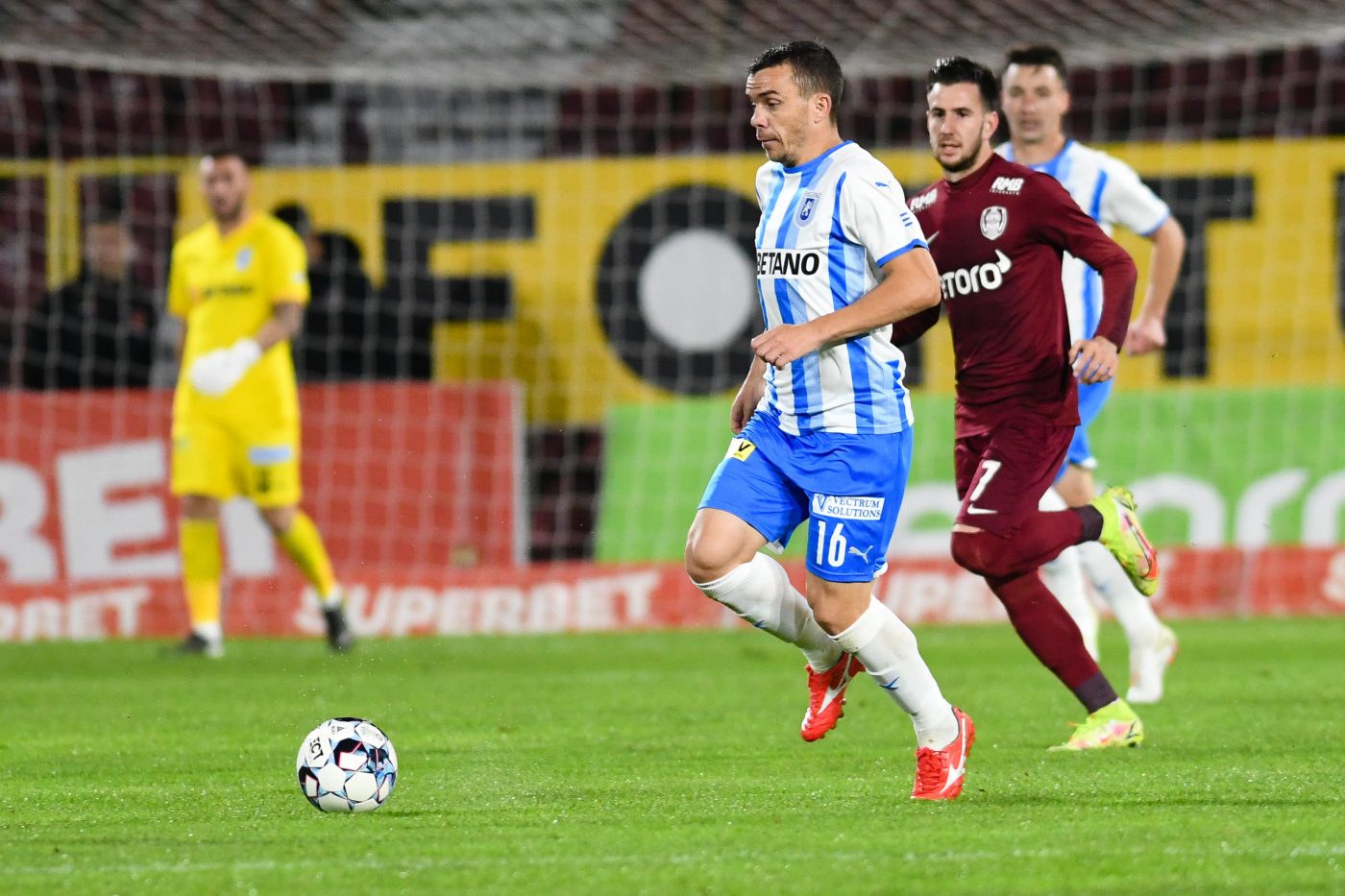 Dan Nistor, criticat aspru după prima repriză a meciului CFR Cluj – Universitatea Craiova. „Mă enervează! Frate, numai lui să-i dai?”