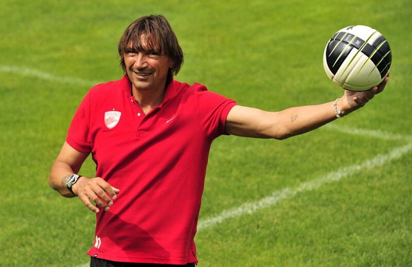 Dario Bonetti „îi pune piedici” lui Dinamo! „Câinii” nu pot să-și aducă antrenor: „Cu Rednic am discutat doar asta!”
