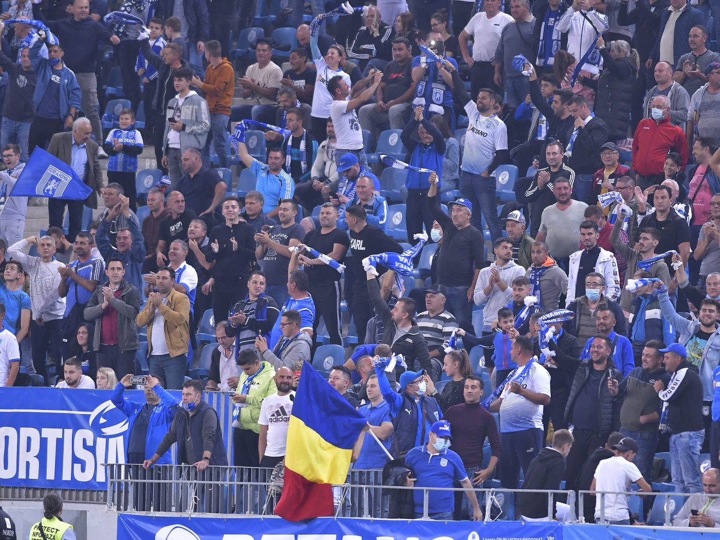 Video viral cu fetița care ține cu Universitatea Craiova! A impresionat tot internetul cu lacrimile ei pentru că fanii nu pot intra pe stadion la meciurile din Liga 1
