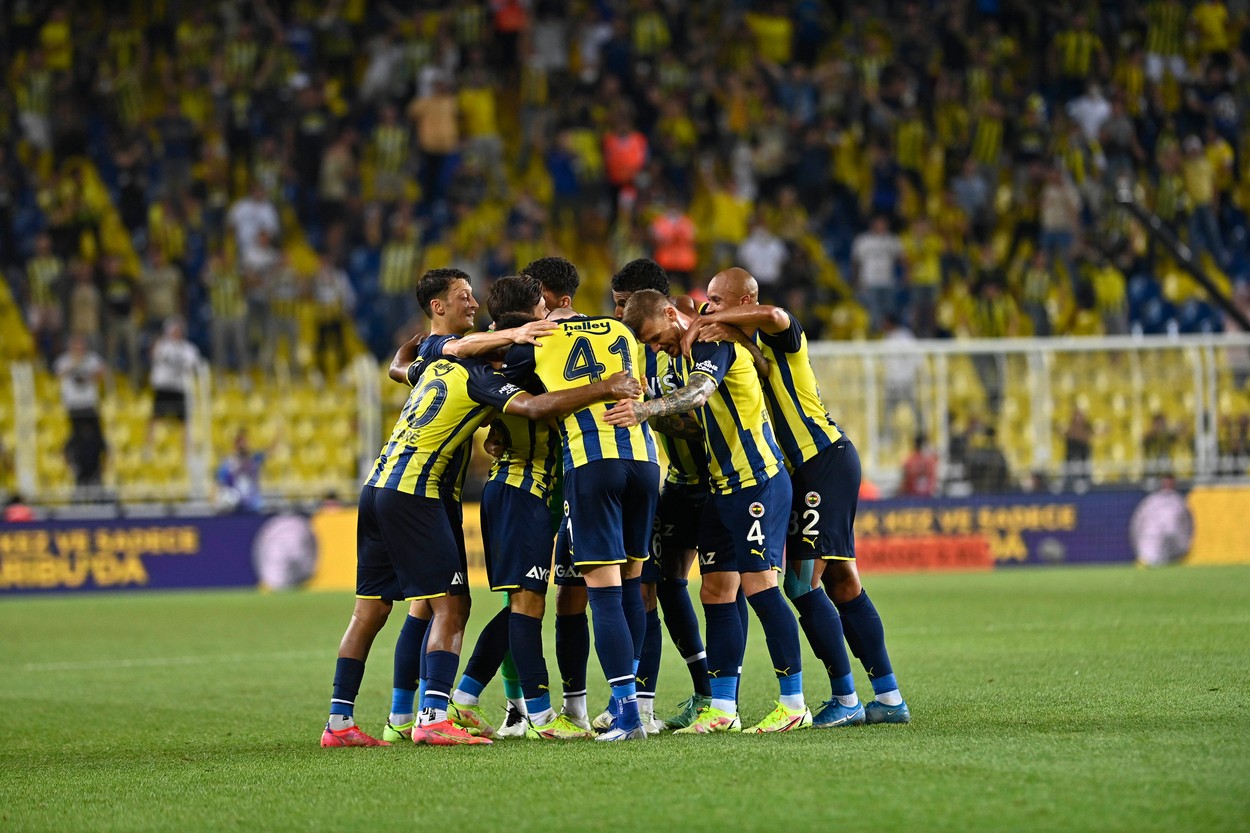 Top Pariu: 100% fotbal » Pachetul Zilei ajunge la cota 8.09 »»