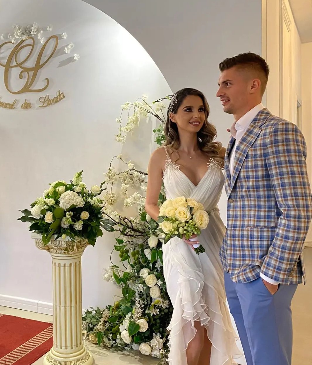 Florin Tănase a dat lovitura! Căpitanul lui FCSB „a semnat” cel mai tare contract cu Medeea! Florinel Coman a impresionat la nunta „decarului” | FOTO