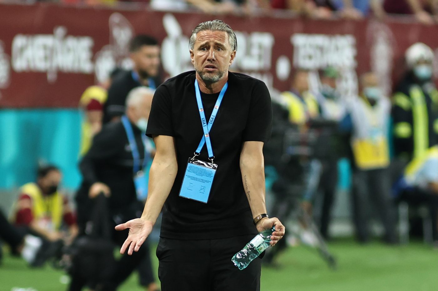 Laurențiu Reghecampf l-a impresionat pe Cornel Dinu. „Dorește fotbal de calitate! Îi mai trebuie timp!” Care e principala problemă a antrenorului