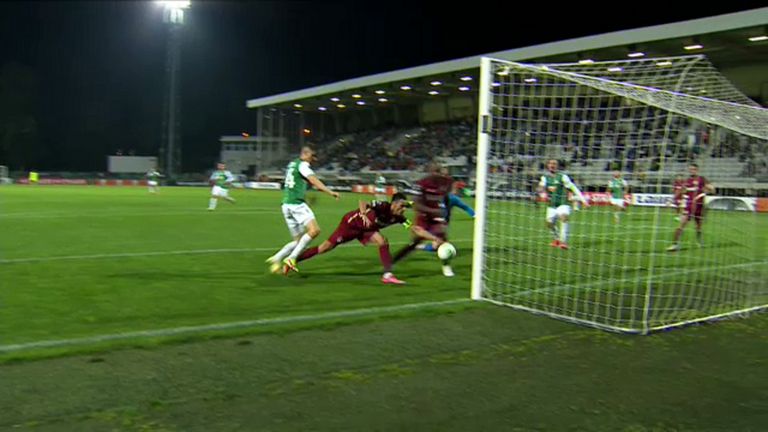 Mario Camora, subiect de amuzament în presa spaniolă, după meciul cu Jablonec. „Demn de comedie! Cel mai nebun penalty văzut vreodată”